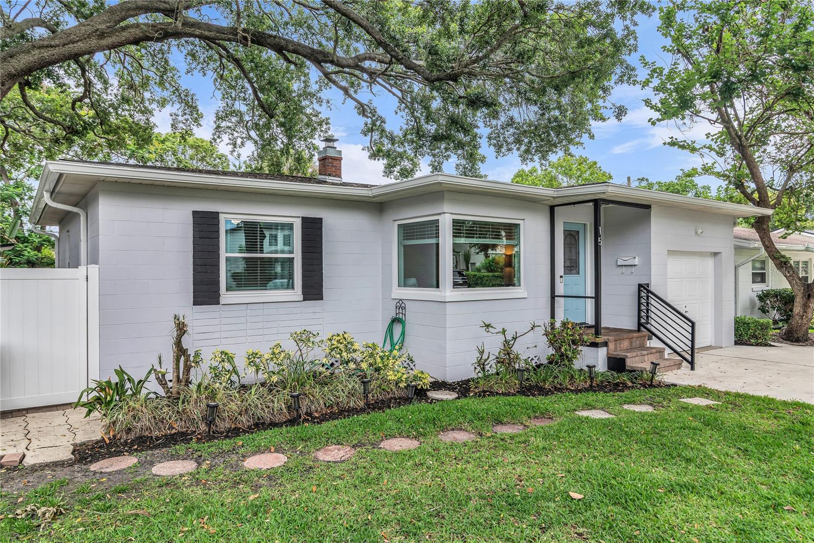 15 PRESTON, ORLANDO FL 32804 — MLS #MFRO6407332 | 3 Bed 2 Bath Home