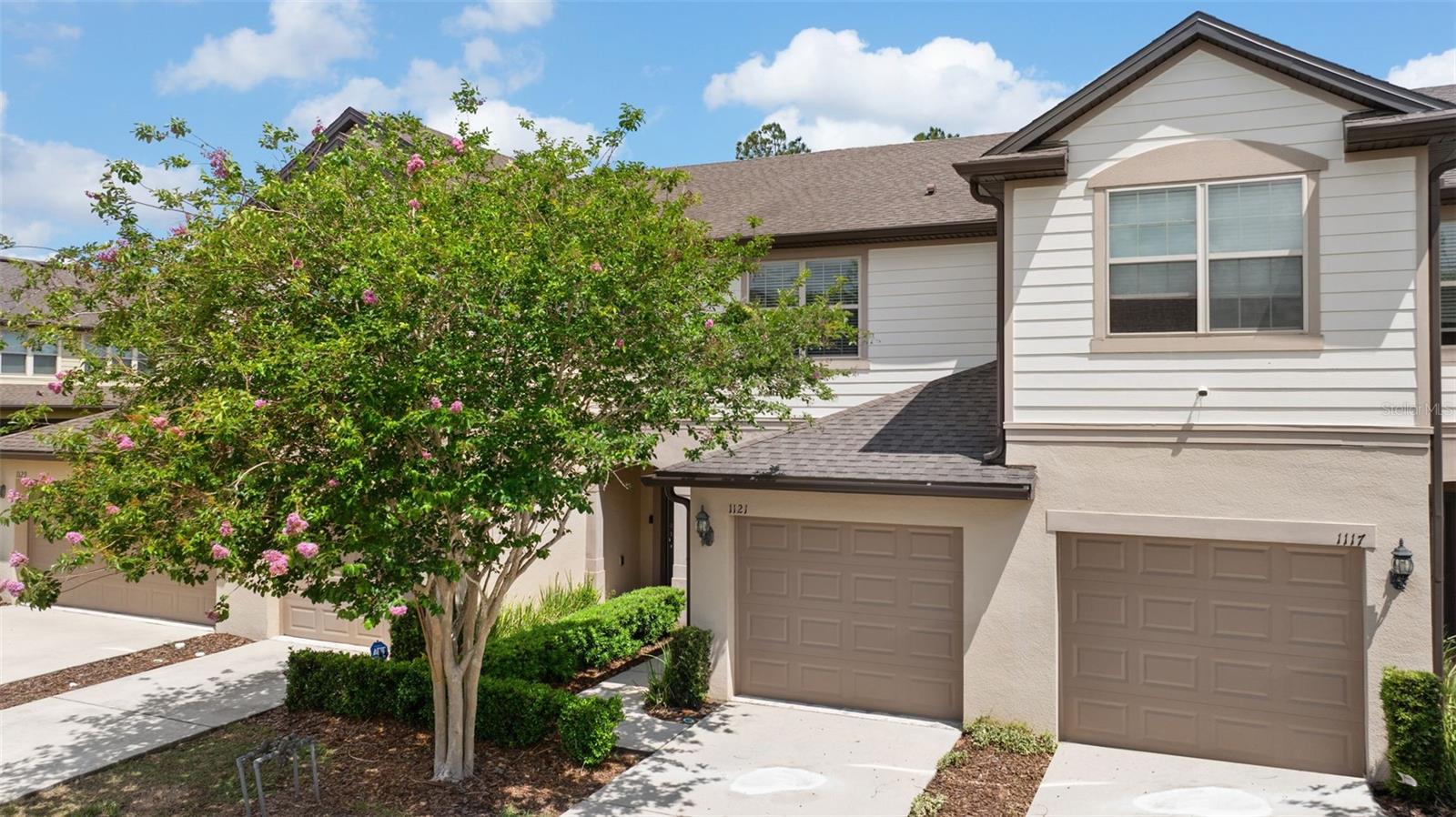 1121 PAVIA, APOPKA FL 32703 — MLS #MFRO6401167 | 2 Bed 3 Bath Home