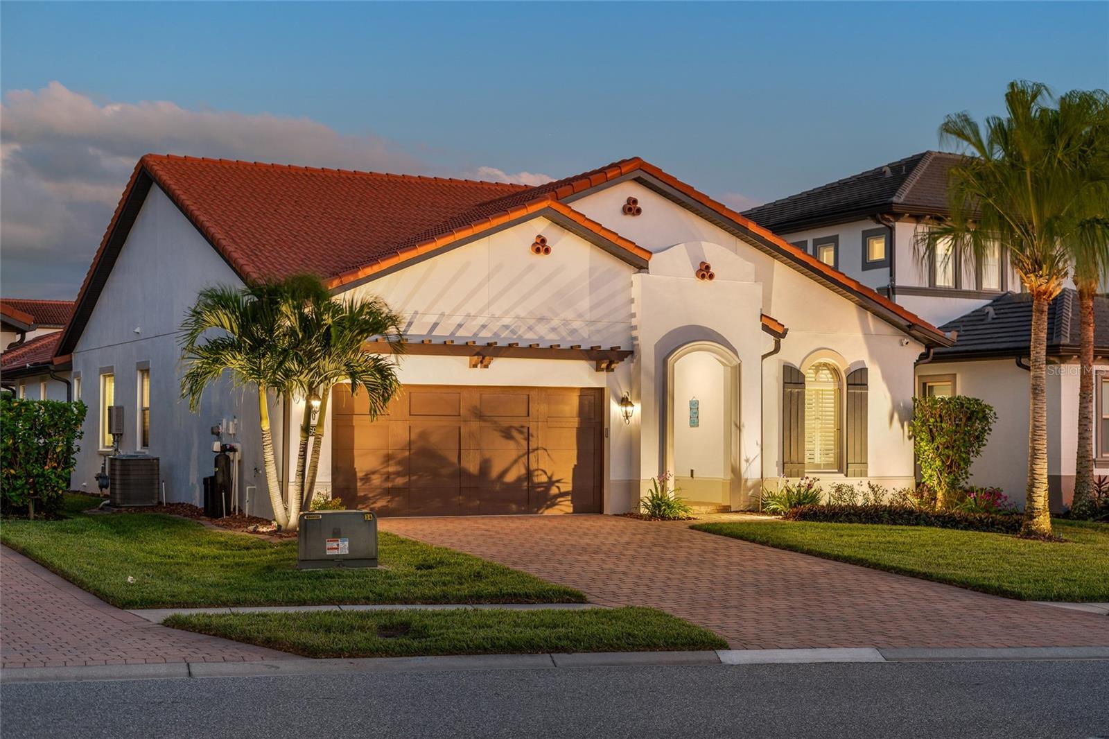 10692 ROYAL CYPRESS, ORLANDO FL 32836 — MLS #MFRO6360062 | 4 Bed 3 Bath Home