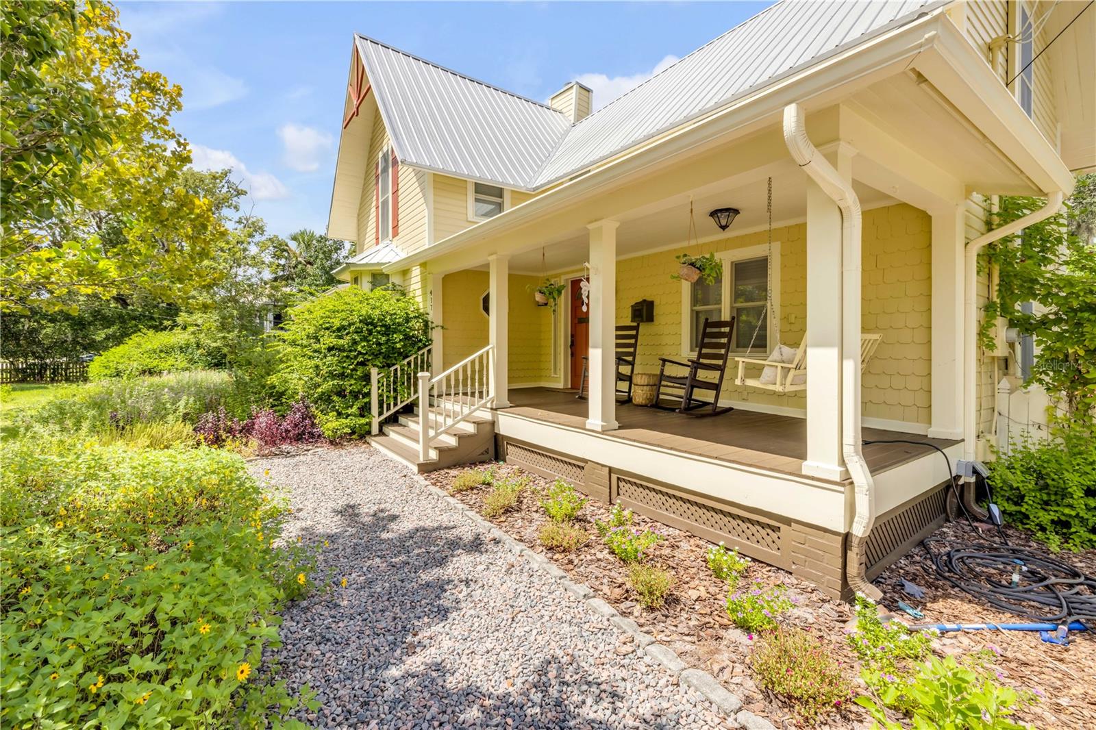 417 MINNESOTA, DELAND FL 32720 — MLS #MFRO6402604 | 4 Bed 4 Bath Home