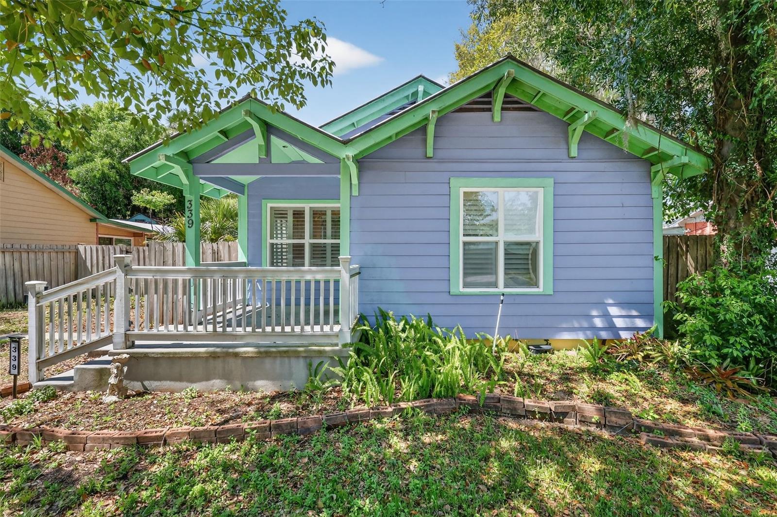 339 CLAYTON, MOUNT DORA FL 32757 — MLS #MFRG5110342 | 2 Bed 1 Bath Home