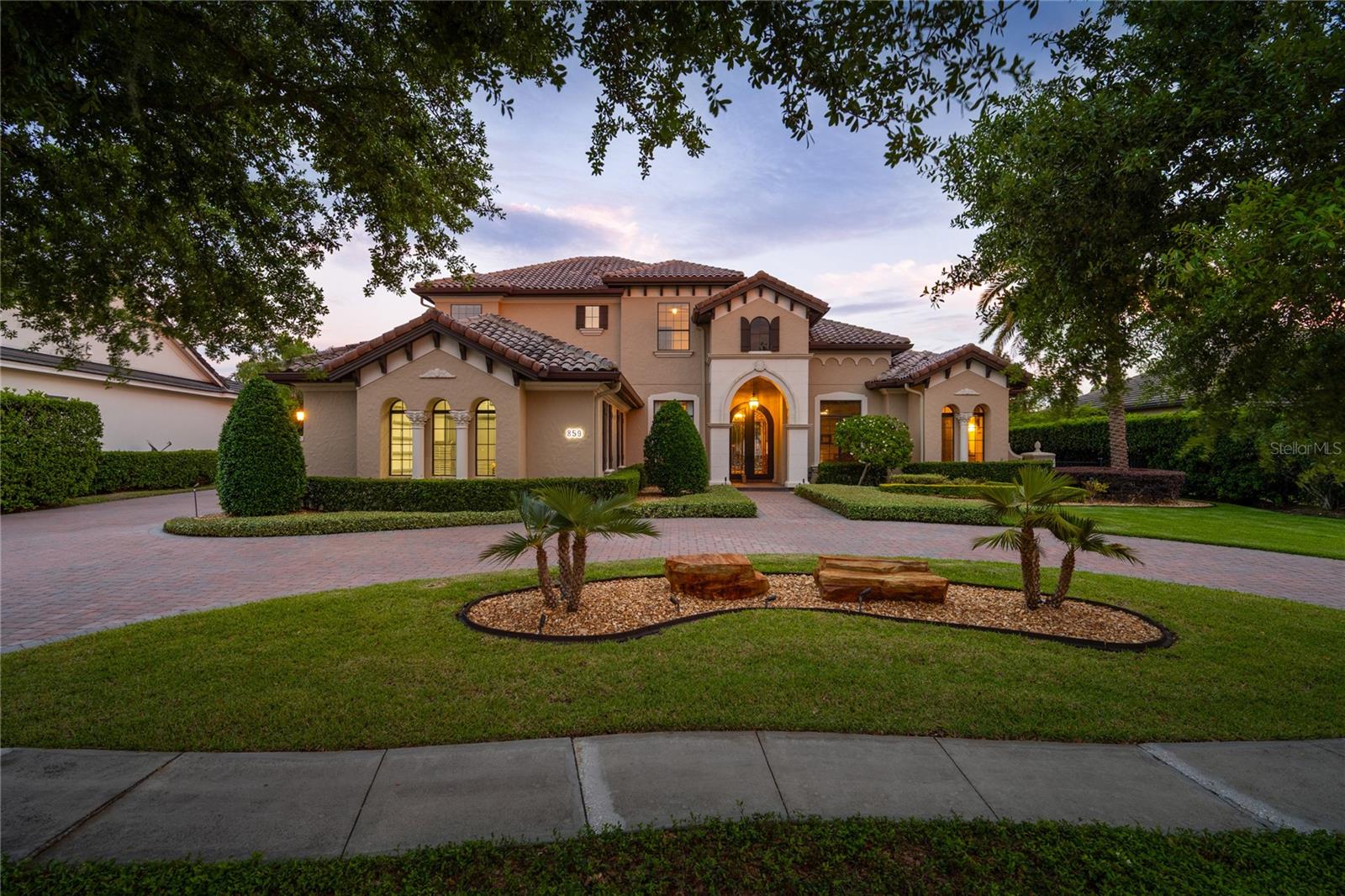 859 ISLE, SANFORD FL 32771 — MLS #MFRO6398129 | 5 Bed 5 Bath Home