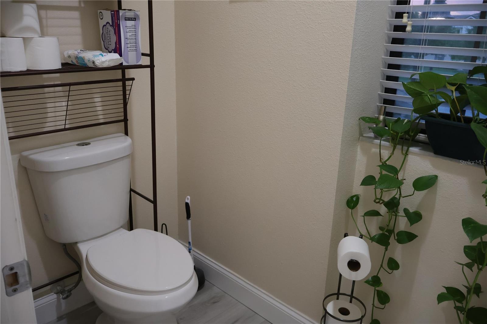 10108 EAGLE CREEK CENTER — photo 12