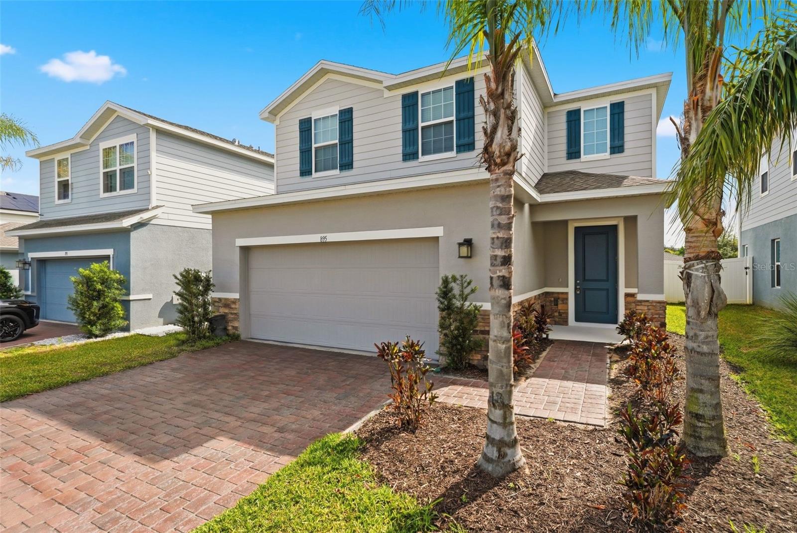 895 SYDNEY, DAVENPORT FL 33837 — MLS #MFRO6409183 | 3 Bed 3 Bath Home