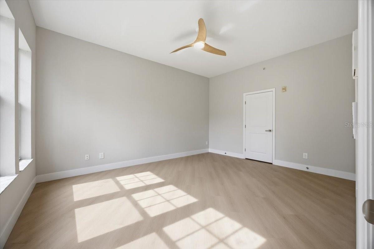 1211 STONECUTTER 105 — photo 12