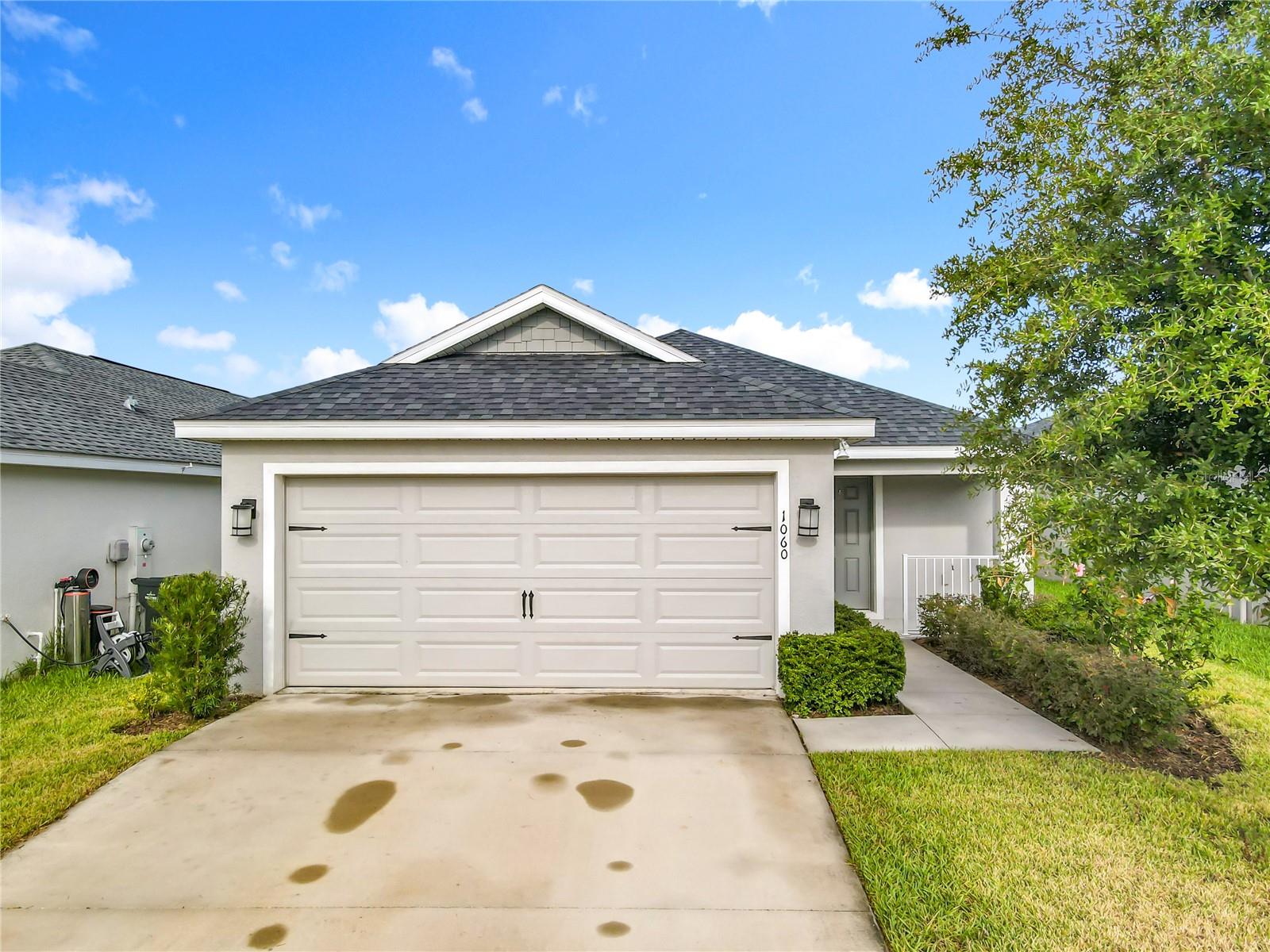 1060 CASCADE, DAVENPORT FL 33837 — MLS #MFRO6338251 | 3 Bed 2 Bath Home