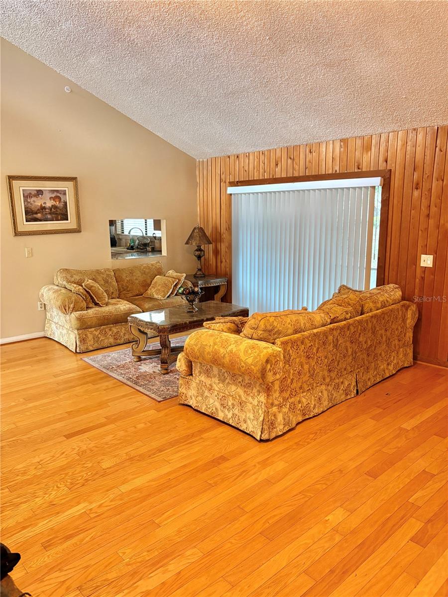 4504 CRIMSON — photo 12