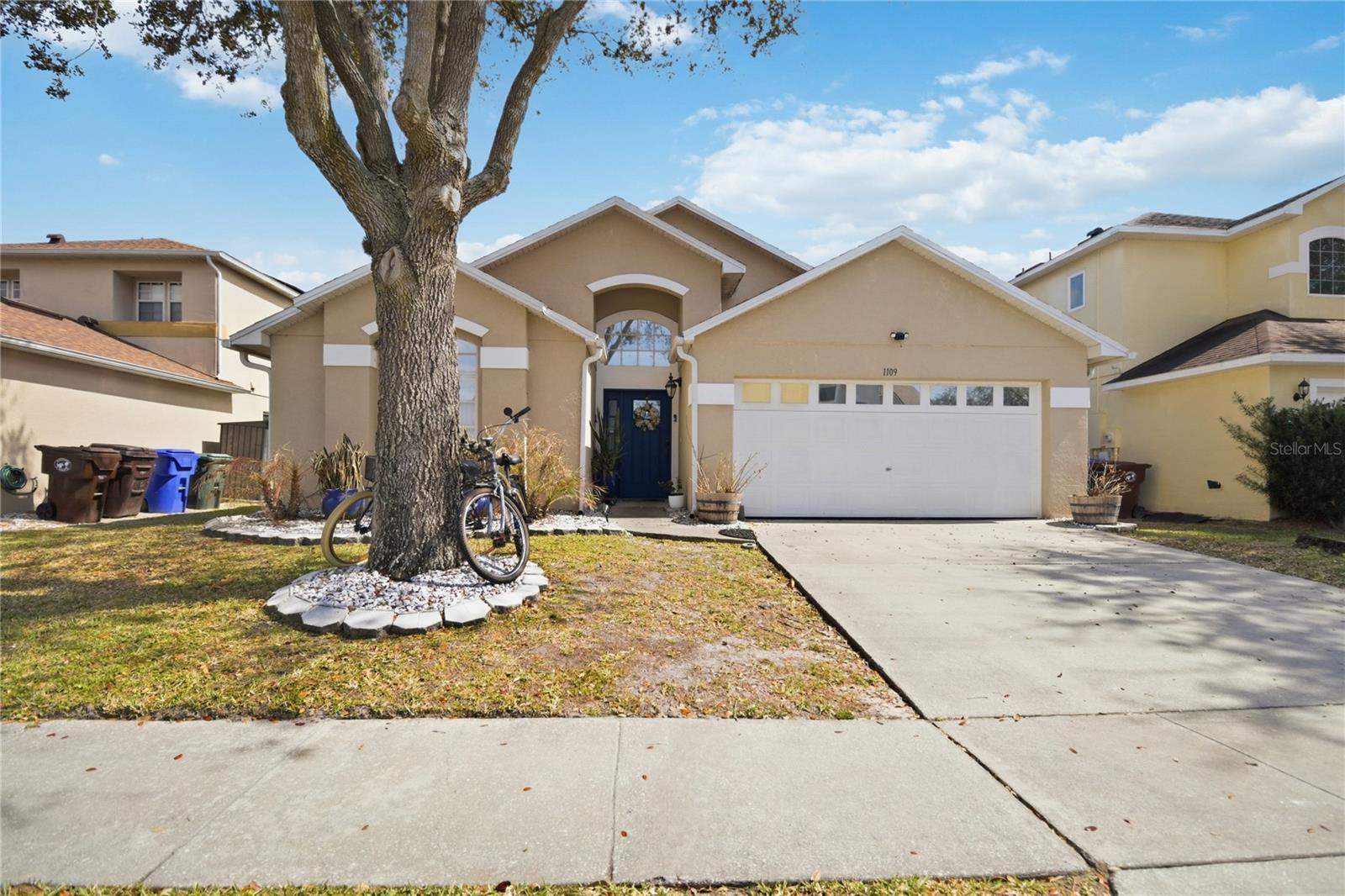1109 LIBERTY HALL, KISSIMMEE FL 34746 — MLS #MFRS5144814 | 4 Bed 4 Bath Home