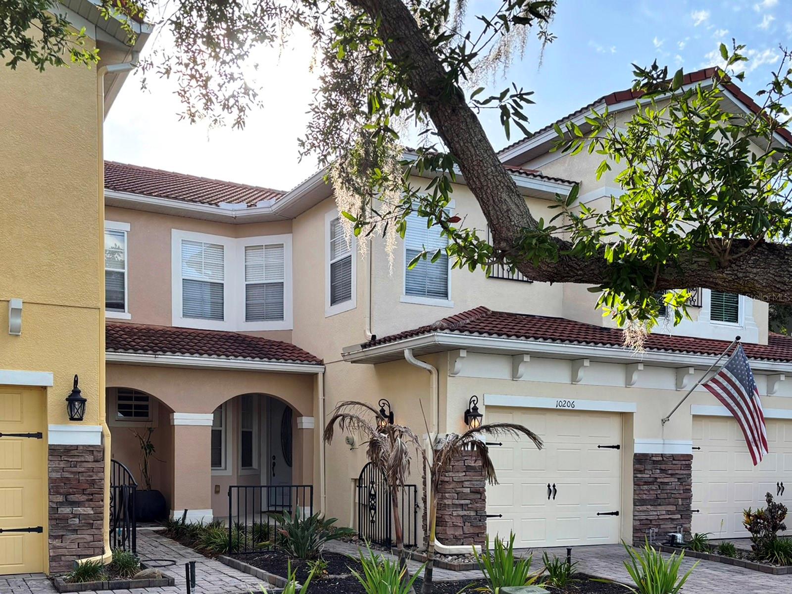 10206 FALLSGROVE, ORLANDO FL 32836 — MLS #MFRS5149314 | 3 Bed 3 Bath Home
