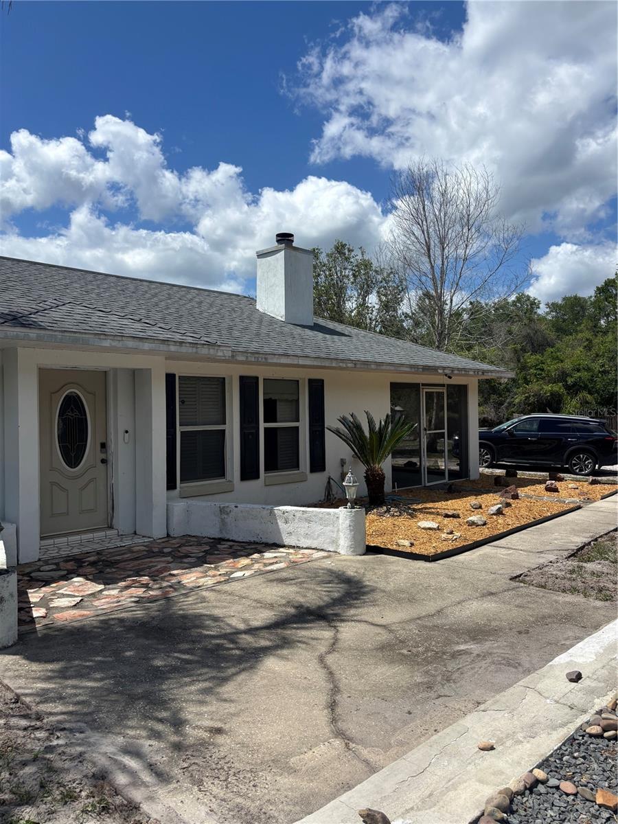 510 S CEDAR AVE — photo 2