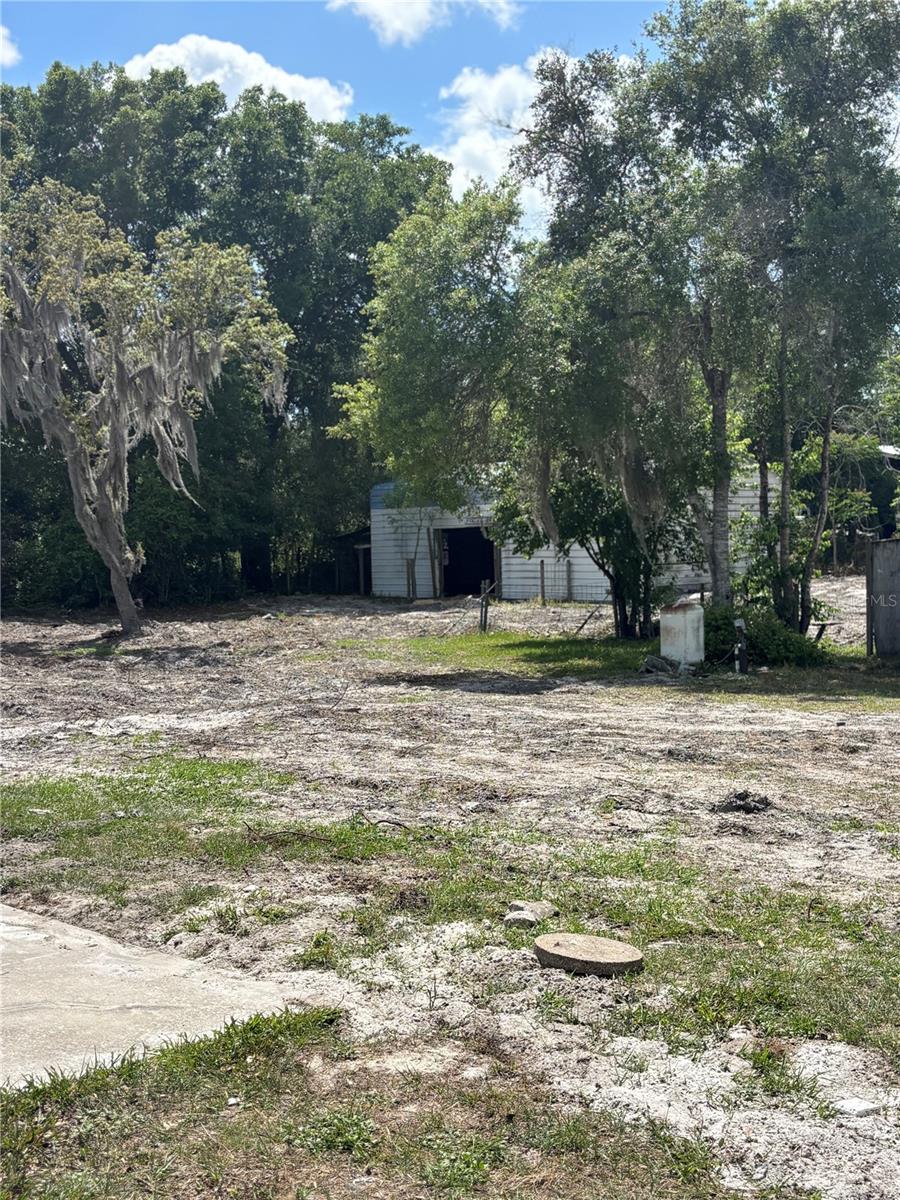 510 S CEDAR AVE — photo 37