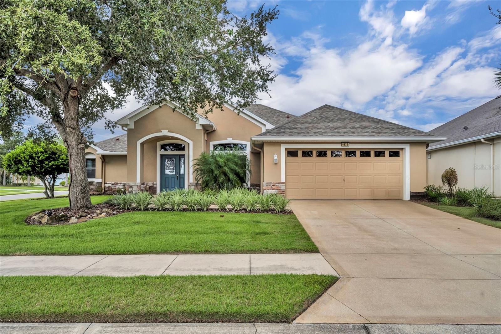 8923 BRIDGEPORT BAY, MOUNT DORA FL 32757 — MLS #MFRG5102118 | 3 Bed 2 Bath Home