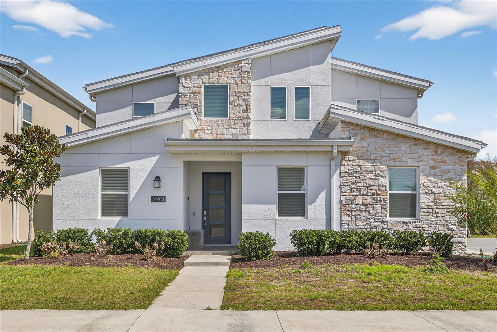 2901 PROTAGONIST, KISSIMMEE FL 34746 — MLS #MFRO6388632 | 8 Bed 5 Bath Home