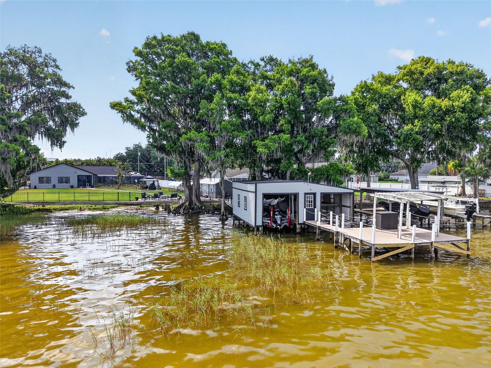 32739 LAKE EUSTIS, TAVARES FL 32778 — MLS #MFRG5112175 | 4 Bed 4 Bath Home