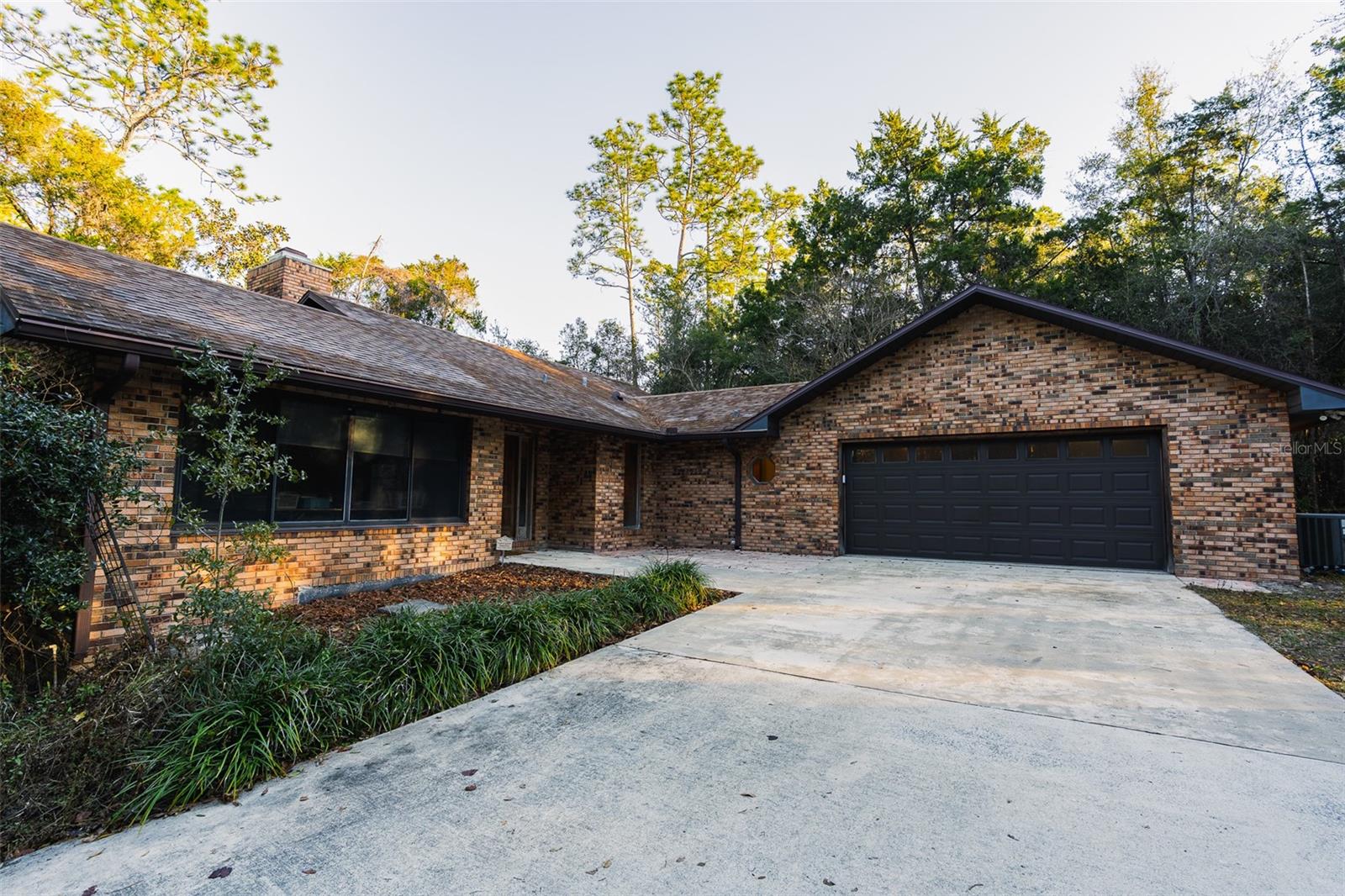 1325 SPRING GARDEN, DELAND FL 32720 — MLS #MFRV4947139 | 2 Bed 3 Bath Home